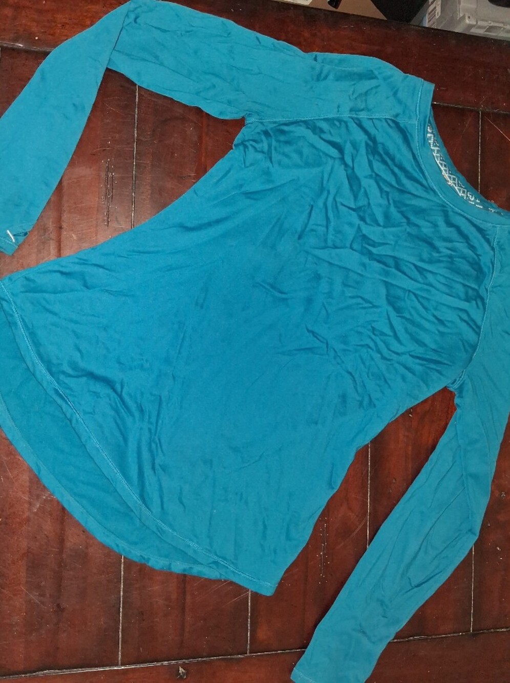 Long Sleeve Scoop Neck Tee in Teal